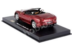 Bburago 1:43 Ferrari California T Open Top – Signature Series (36903) | Die-cast Model Araba