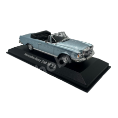 Minichamps 1:43 Mercedes-Benz 280 SE 3.5 Cabriolet (W111, 1970) Light Blue Metallic (940038131) | Die-cast Model Araba