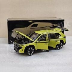 1:18 Minichamps 110023302 BMW XM (G09) YELLOW 2023