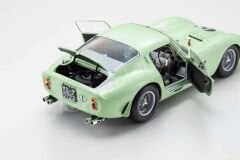 Kyosho 1:18 Ferrari 250 GTO #15 – 1962 Goodwood Tourist Trophy Winner (KYO8438C0) | Die-cast Model Araba