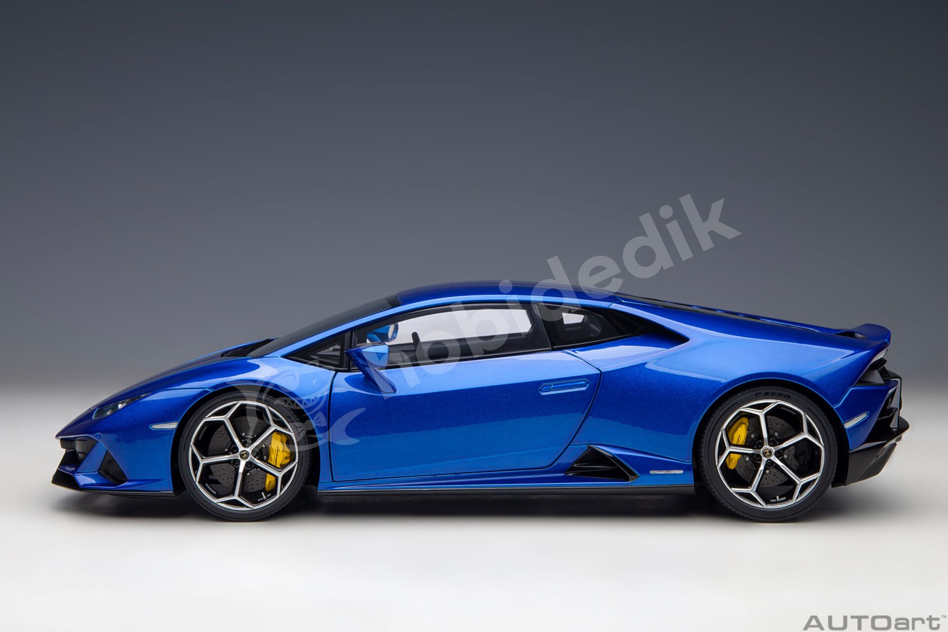 AutoArt 1:18 Lamborghini Huracán EVO (2019) – Blu Nethuns Blue (79212) | Die-cast Model Araba