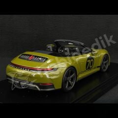 1:18 Spark WAP0210510SGTS Porsche 911 Spirit 70 Type 992 Cabriolet 2025 Olive Neo