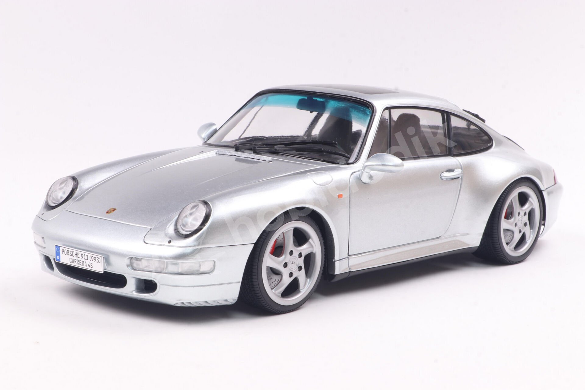 Solido 1:18 Porsche 911 (993) 4S 1996 – Polar Silver (S1810103) | Die-cast Model Araba