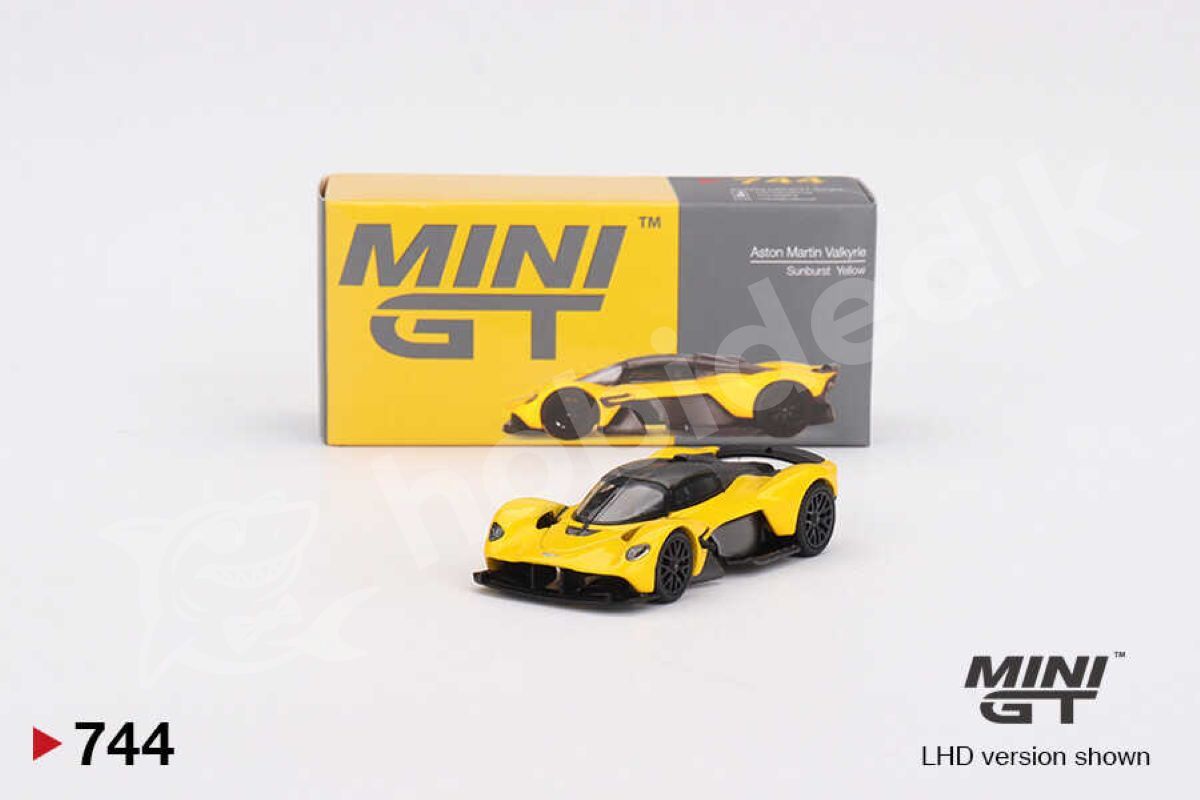 Mini GT 1:64 Aston Martin Valkyrie Sunburst Yellow (MGT00744-L) | Die-cast Model Araba