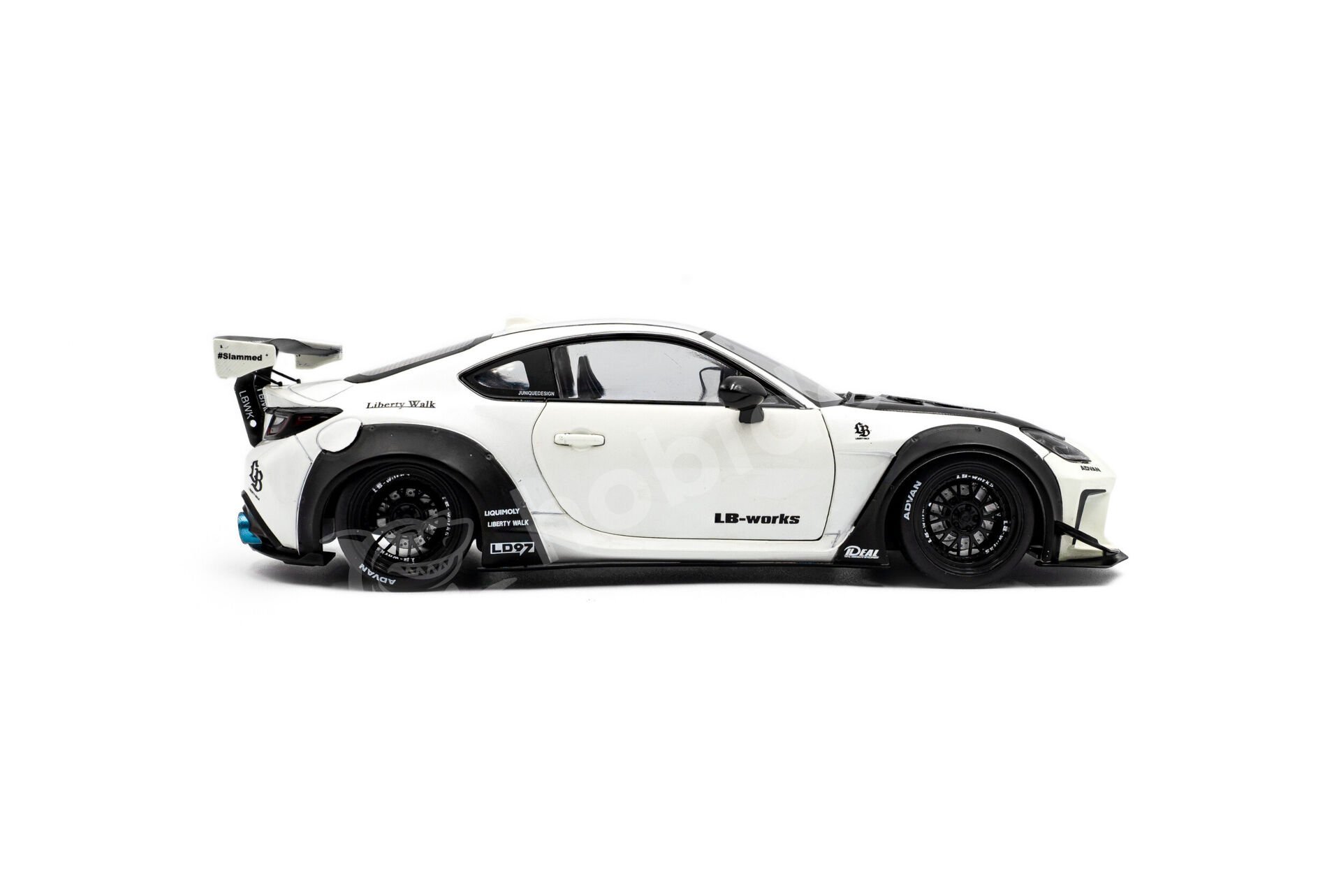 Solido 1:18 Toyota GR86 LBWK Body Kit 2024 – Pearl White (S1813602) | Die-cast Model Araba