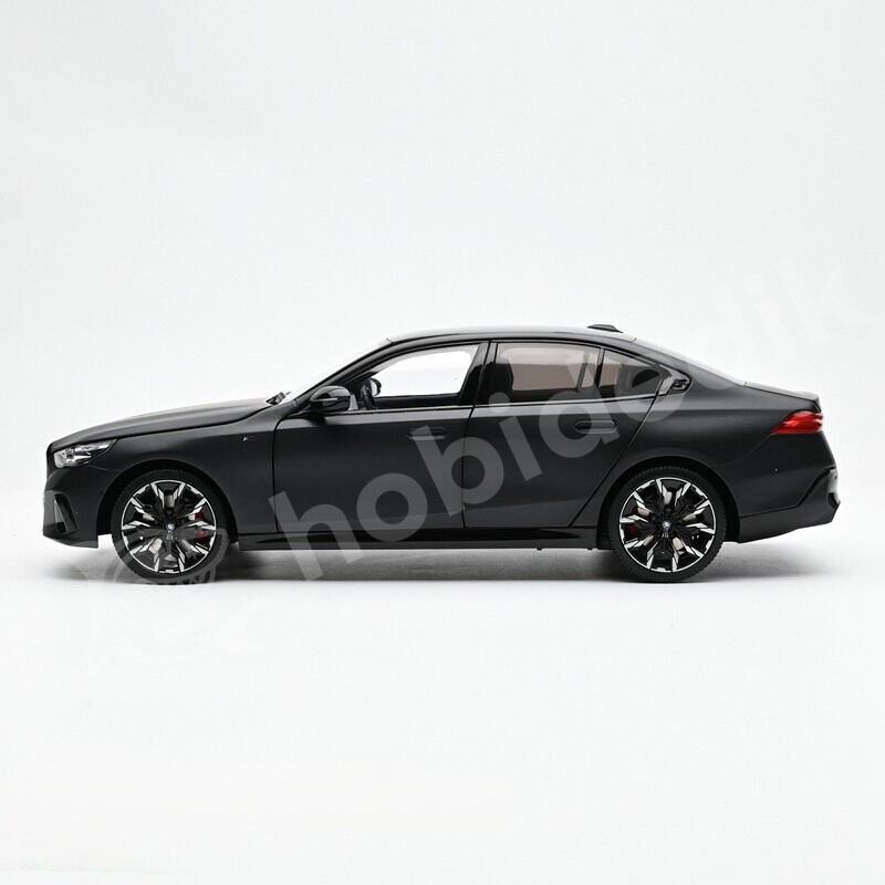 Minichamps 1:18 BMW 5-SERIES i5 (G60) 2023 Matt Grey (110023401) | Model Araba