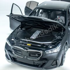 Minichamps 1:18 BMW 5-SERIES i5 (G60) 2023 Matt Grey (110023401) | Model Araba