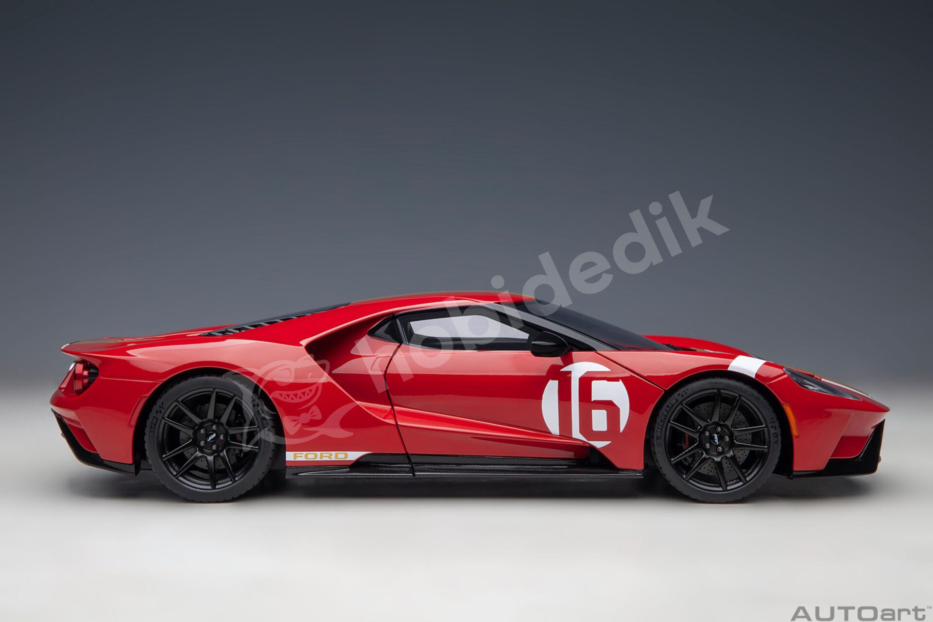 AutoArt 1:18 Ford GT Heritage Edition “Alan Mann” #16 (72927) | Model Araba
