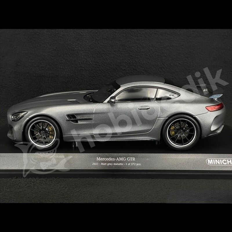 Minichamps 1:18 Mercedes-AMG GT R 2021 Matte Grey (155036026) | Model Araba