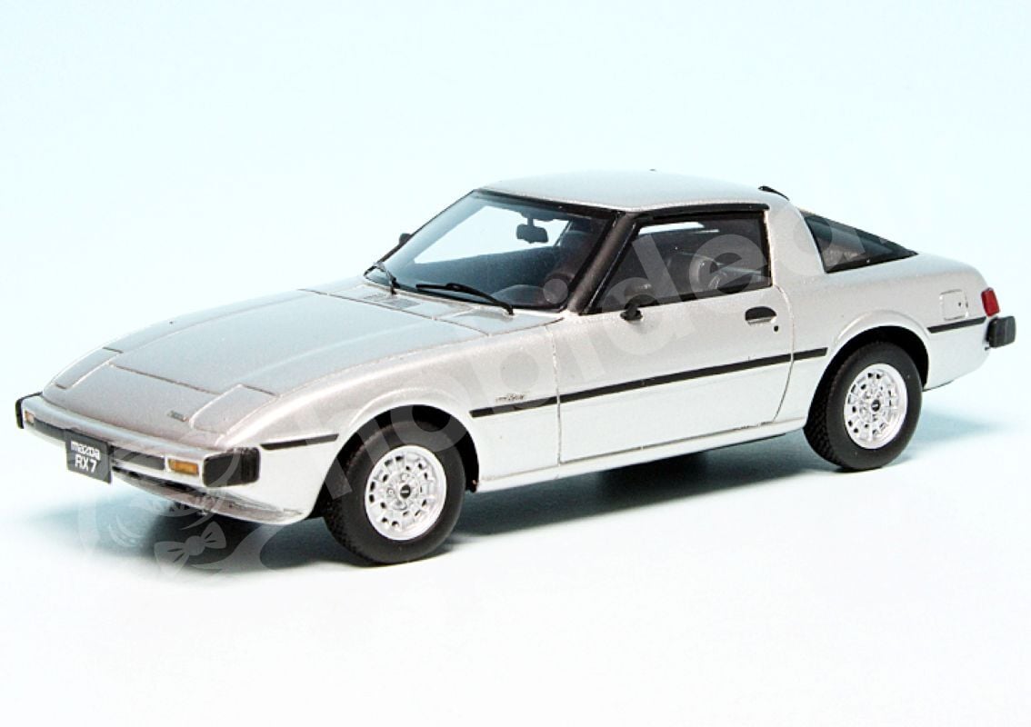Schuco 1:43 Mazda Savanna RX-7 (1978) Silver Metallic (43U00155) | Model Araba