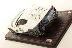 MR Collection 1:18 Ferrari 812 Competizione Bianco Italia / Blu Nart (FE033SE3) | Model Araba