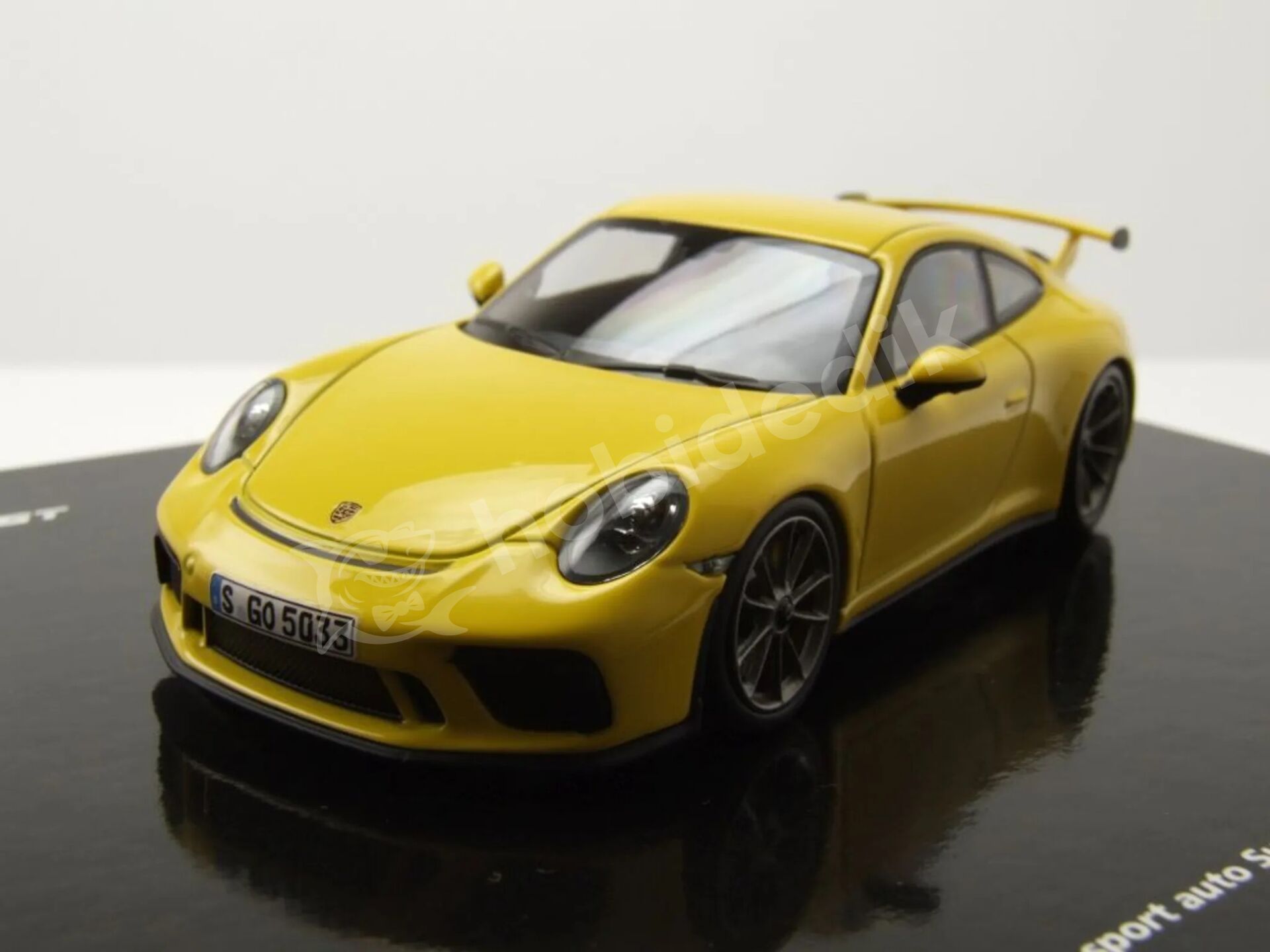 Minichamps 1:43 Porsche 911 GT3 (991.2) Sport Yellow (410066029) | Model Araba