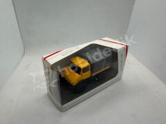 Schuco 1:64 Mercedes-Benz Unimog U406 Truck (1966) (64U00001) | Model Araç