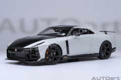 Autoart 1/18 Nissan GT-R50 by Italdesign (Metallic White/Black) - 77511
