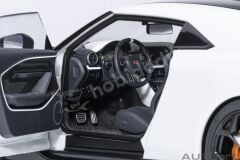 Autoart 1/18 Nissan GT-R50 by Italdesign (Metallic White/Black) - 77511