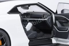 Autoart 1/18 Nissan GT-R50 by Italdesign (Metallic White/Black) - 77511