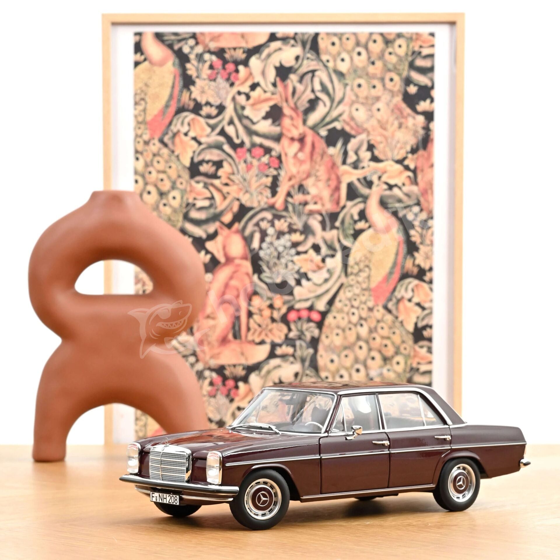 Norev 1/18 Mercedes-Benz 200 1968 Dark Red Brown - 183778