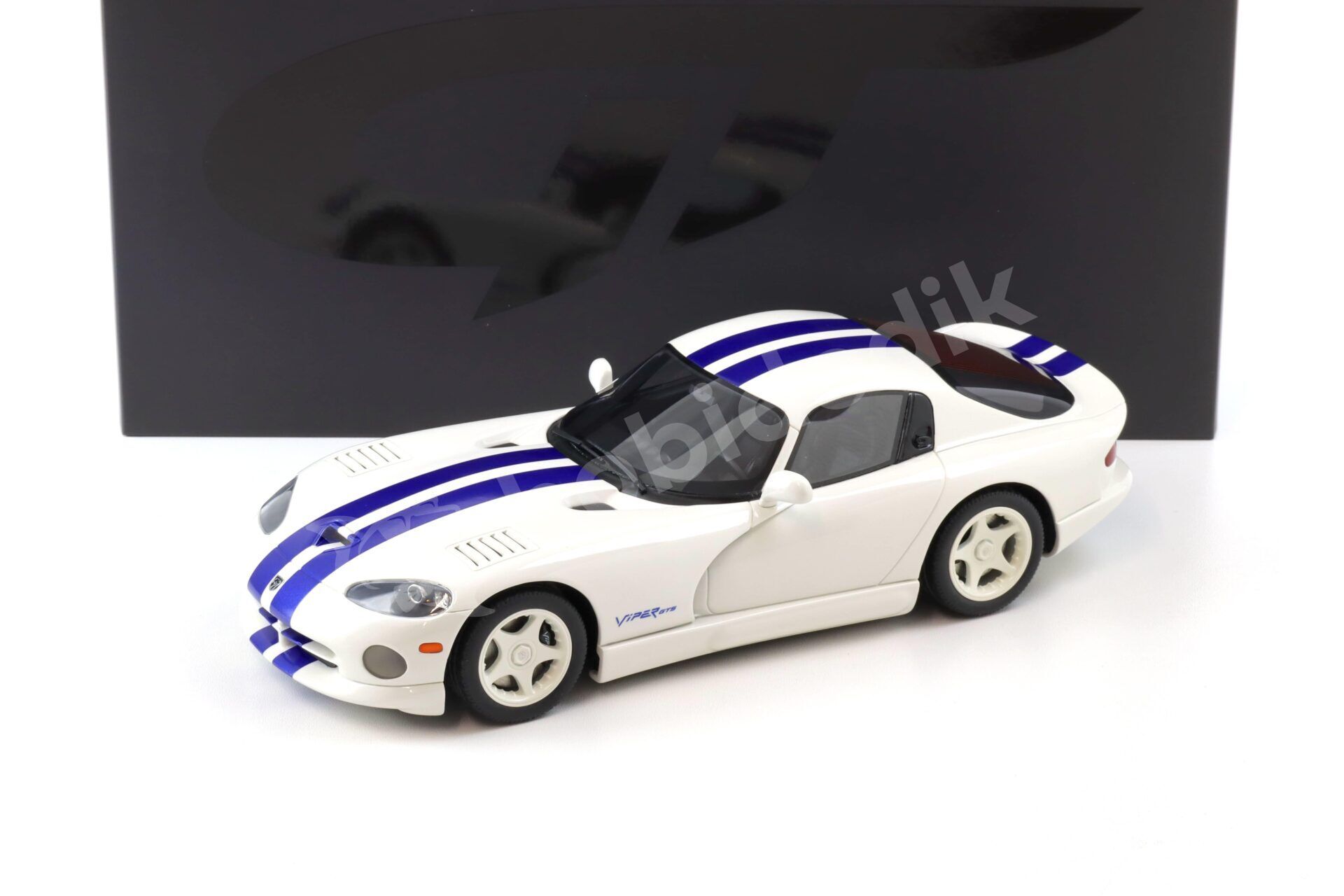 GT Spirit 1/18  1996 Dodge Viper GTS White - GT940