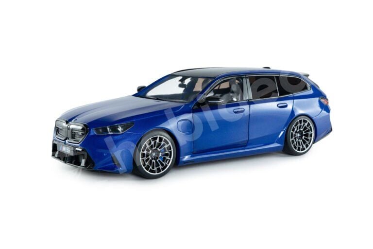 Solido 1/18 BMW M5 TOURING – M Marina Bay Blue Metallic – 2024 - S1814801